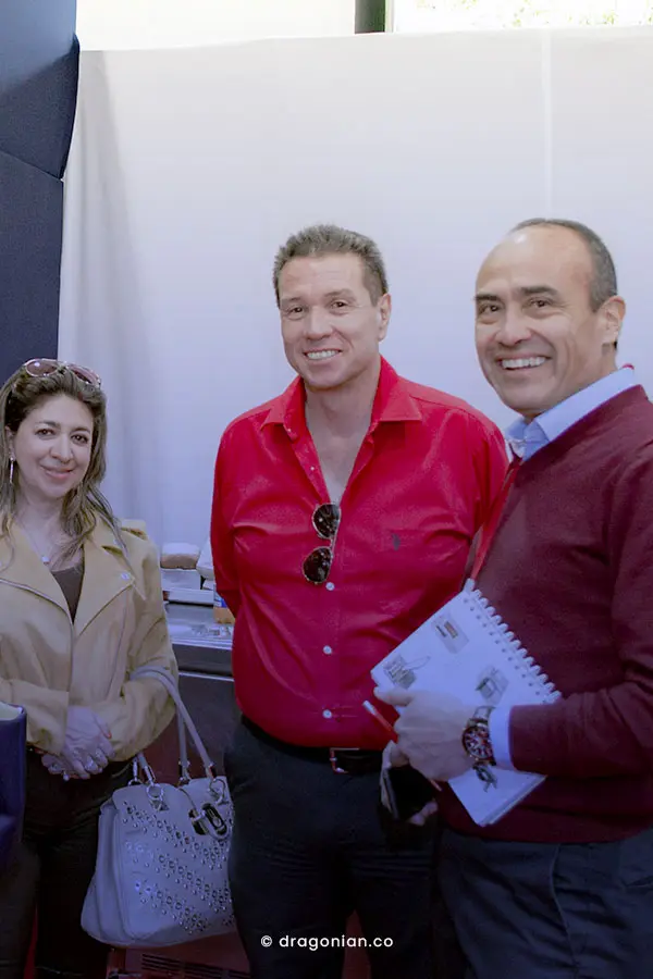Personas sonriendo junto a hornos de panadería profesional marca Polin. Foto por dRaGoNian.